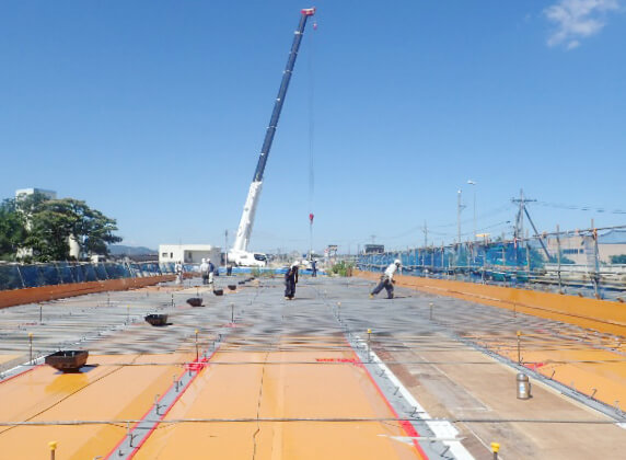 橋梁床版工事の流れの写真