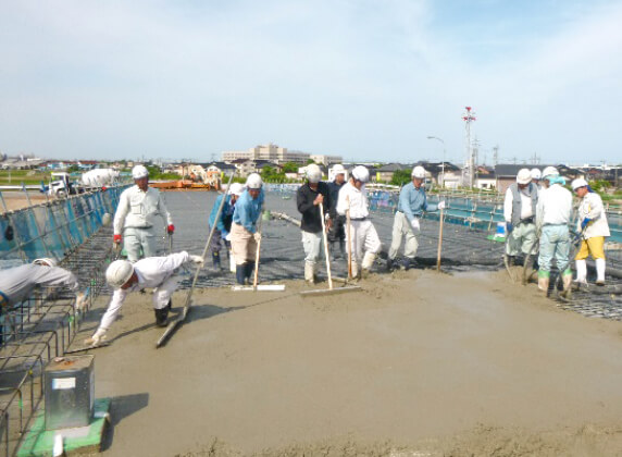 橋梁床版工事の流れの写真