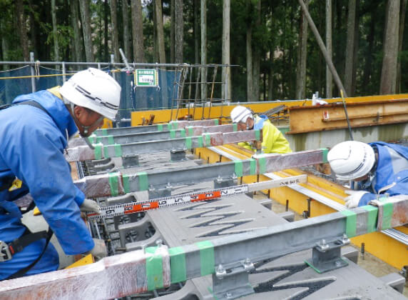 橋梁床版工事の流れの写真